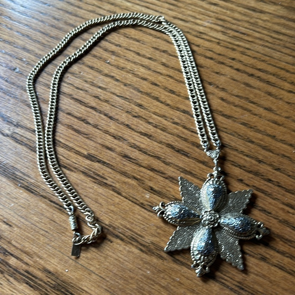 1928 Gold tone Necklace Silver Star Statement